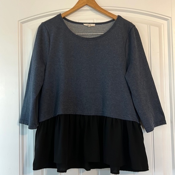 Entro boho Lace hem
 top L - Picture 1 of 6